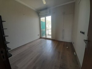 Room in 3 BHK Builder Floor at Central Park Flower Valley, Sohna Sector 33 – for Rent
