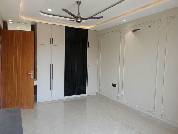 Living Room, bptp-park-central 4 Bedroom 250 Sq.Yd. Builder Floor In Sector 85 Faridabad 10455375