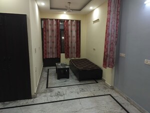 1 BHK Builder Floor For Rent in Sector 40