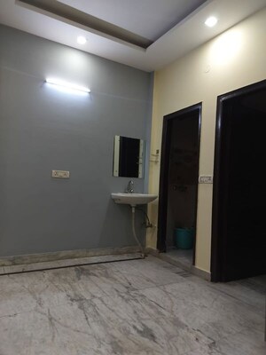 Room in 1 BHK Builder Floor at Sector 40 – for Rent