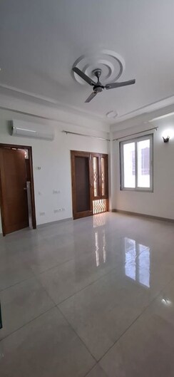 3 BHK + Servant Room Builder Floor For Rent in Kalkaji