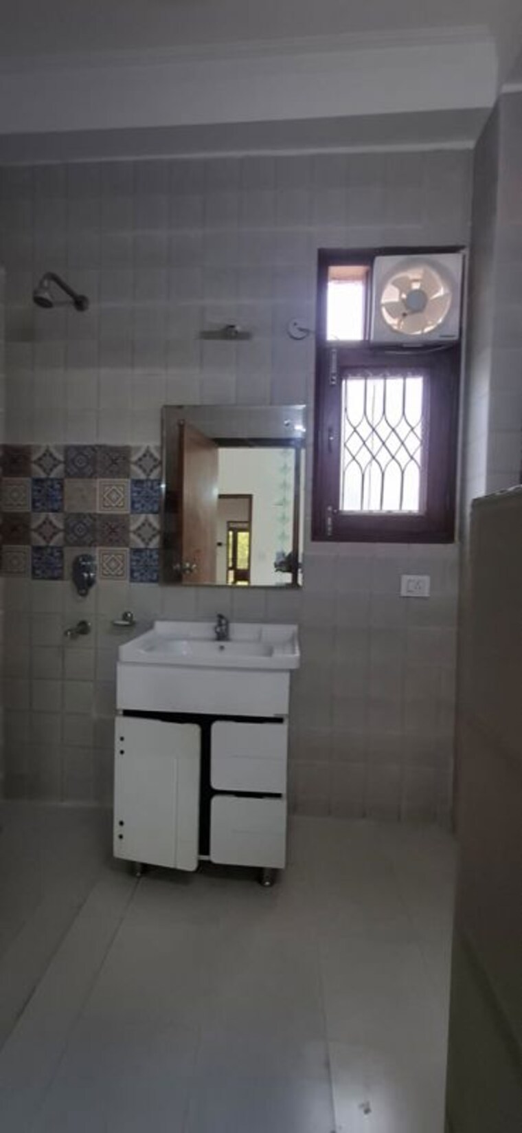 Kitchen, kalkaji 3 Bedroom 1800 Sq.Ft. Builder Floor In Kalkaji Delhi 10455453