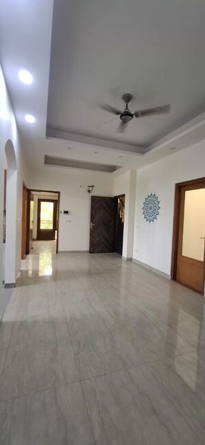 Room in 3 BHK Builder Floor at Kalkaji – for Rent