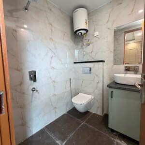 Bathroom in 1 RK Builder Floor at Uday Nagar – for Rent