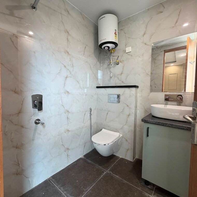 Bathroom, uday nagar 1 RK 250 Sq.Ft. Builder Floor In Uday Nagar Gurgaon 10455442