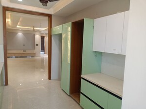 Room in 4 BHK Builder Floor at BPTP Park Central, Sector 85 – for Sale