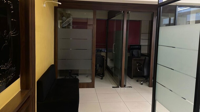 Team Area, university area Commercial Office Space 823 Sq.Ft. In University Area Ahmedabad 10455449