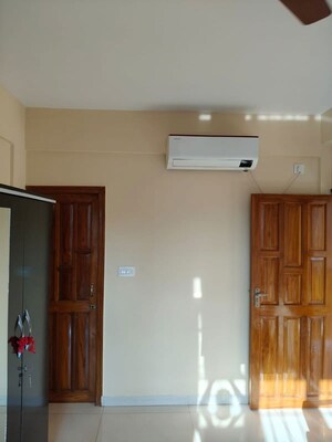 Room in 2 BHK Apartment at Siolim – for Rent