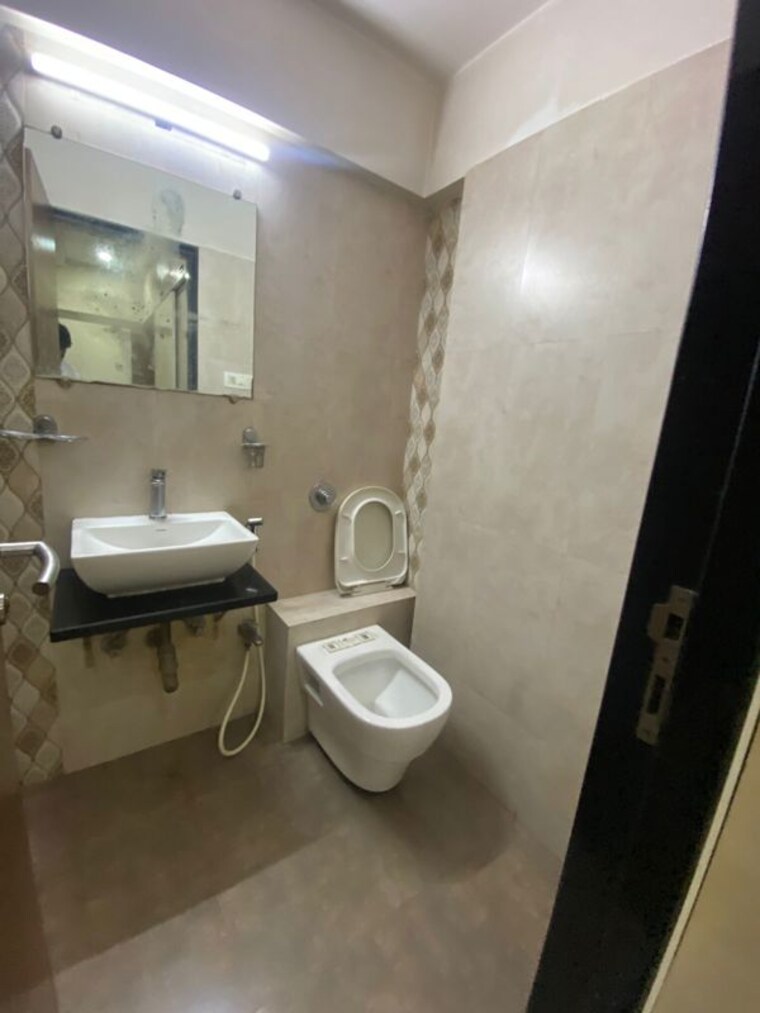 Bathroom, gurukrupa-marina-enclave-wing-k-and-l-phase-i 2 Bedroom 620 Sq.Ft. Apartment In Malad West Mumbai 10455472
