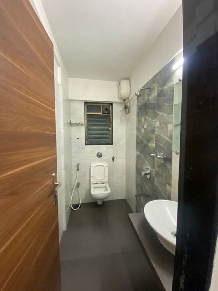 Bathroom, gurukrupa-marina-enclave-wing-k-and-l-phase-i 2 Bedroom 620 Sq.Ft. Apartment In Malad West Mumbai 10455472