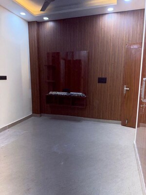 Room in 3 BHK Builder Floor at Govindpuri – for Sale