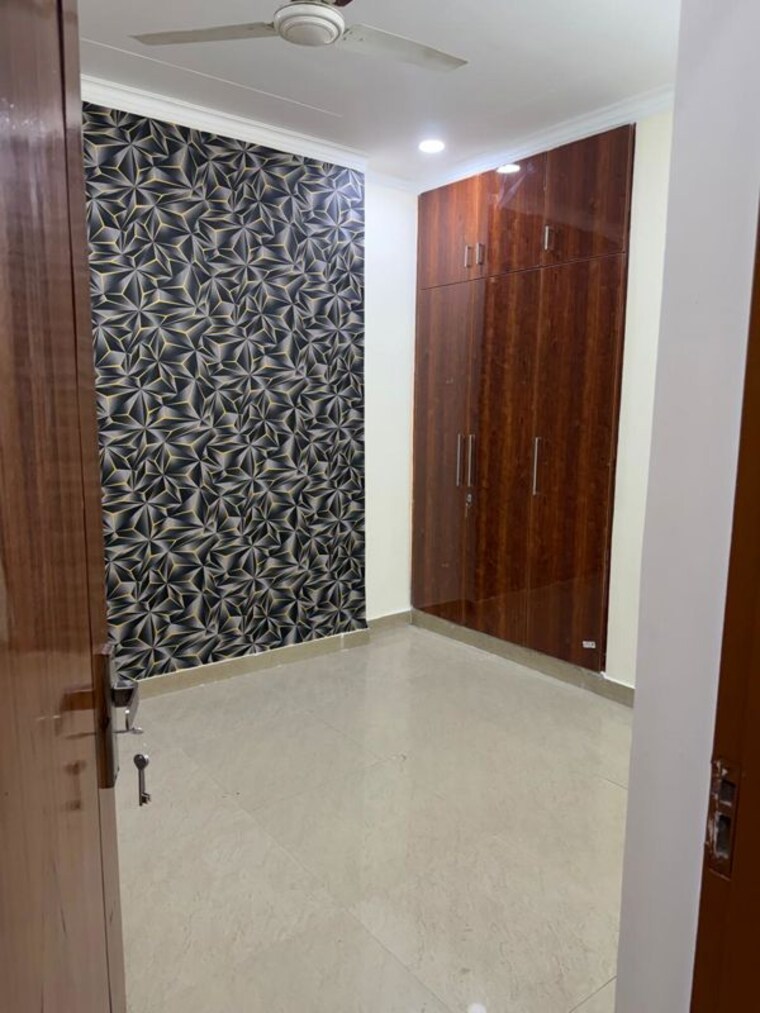 Bedroom, govindpuri 3 Bedroom 95 Sq.Yd. Builder Floor In Govindpuri Delhi 10455509