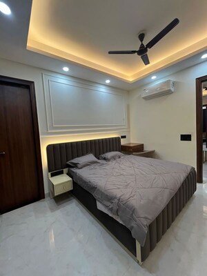 Bedroom in 1 BHK Builder Floor at Sector 52 – for Rent
