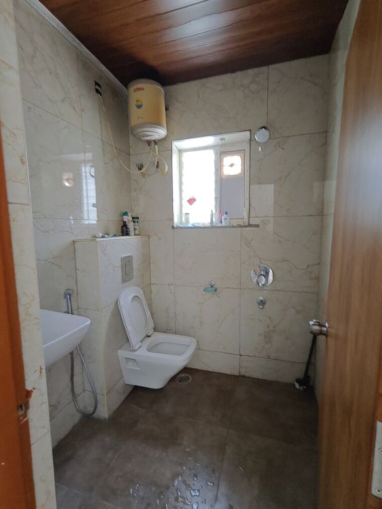 Bathroom, rs-towers-madhapur 3 Bedroom 1685 Sq.Ft. Apartment In Madhapur Hyderabad 10455562