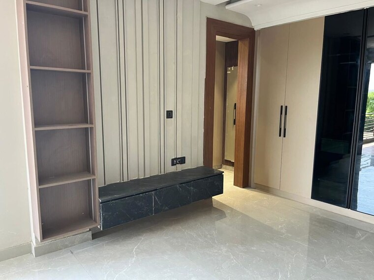 Room, bptp-park-central 4 Bedroom 250 Sq.Yd. Builder Floor In Sector 85 Faridabad 10455588