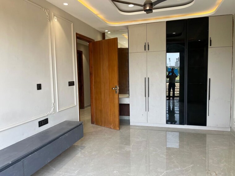 Room, bptp-park-central 4 Bedroom 250 Sq.Yd. Builder Floor In Sector 85 Faridabad 10455588