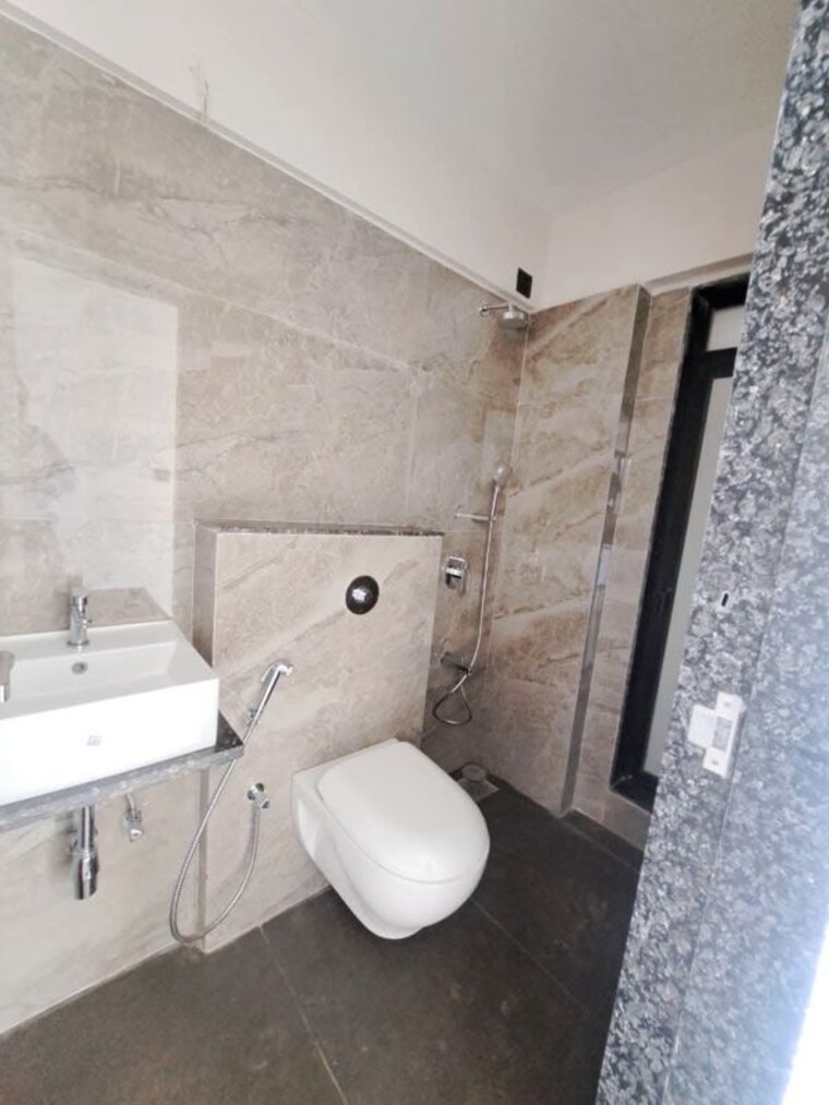Bathroom, paradigm-antalya 2 Bedroom 650 Sq.Ft. Apartment In Oshiwara Mumbai 10455636