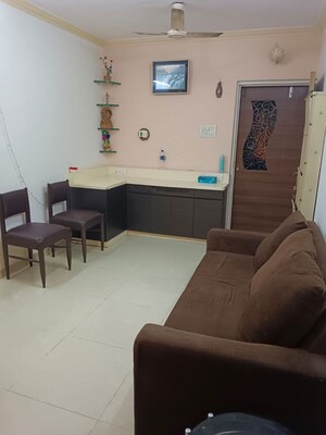2 BHK Apartment For Rent in Manish Tower, Andheri West