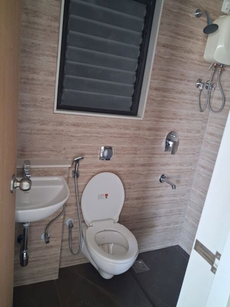 Bathroom, lodha-crown-quality-homes-dombivli 1 Bedroom 450 Sq.Ft. Apartment In Dombivli East Thane 10455691