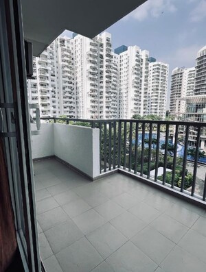3.5 BHK Apartment For Rent in Emaar MGF The Palm Drive Studios, Sector 66