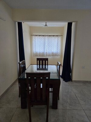 Living Room in 2.5 BHK Apartment at Experion Capital, Gomti Nagar – for Rent