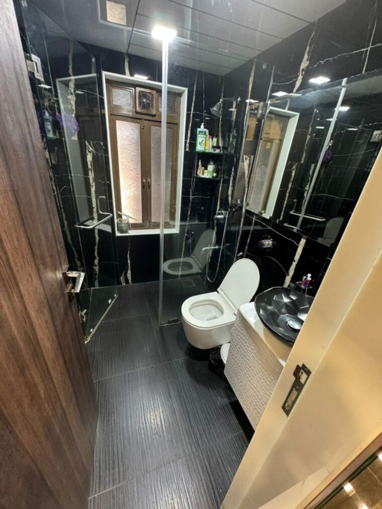 Bathroom, lalani-grandeur 3 Bedroom 1313 Sq.Ft. Apartment In Goregaon East Mumbai 10455728