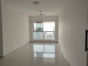 Room in 1 BHK Apartment at Gala Swayam, Mahim West – for Rent