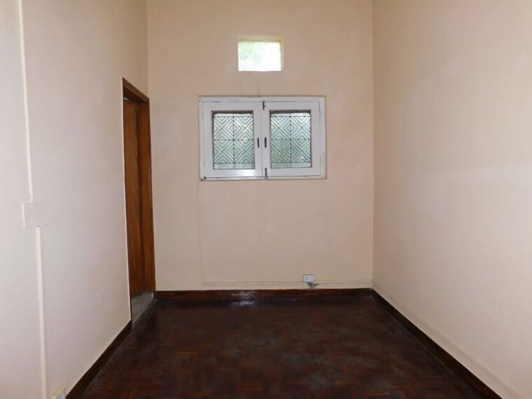 Room, greater kailash i 2 Bedroom 300 Sq.Yd. Builder Floor In Greater Kailash I Delhi 10455857