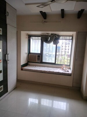 1 BHK Apartment For Rent in Dahisar West