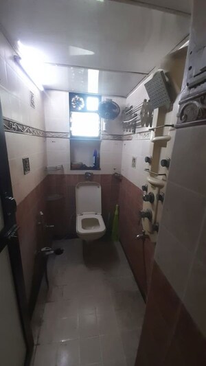 Washroom in 1 BHK Apartment at Jyoti Complex, Goregaon East – for Rent