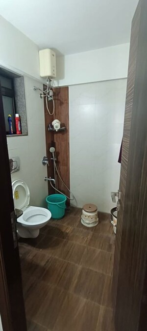 Bathroom in 1 BHK Apartment at Jyoti Complex, Goregaon East – for Rent