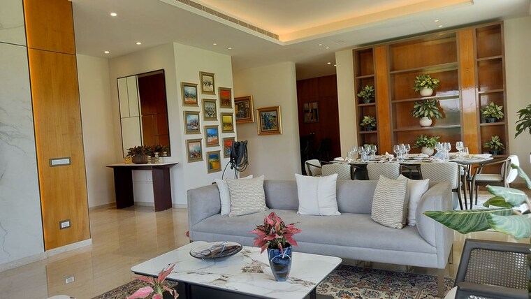 Living Room, dlf-royale-residences 4 Bedroom 4500 Sq.Ft. Builder Floor In Dlf Phase I Gurgaon 10455854