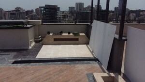 Team Area in 3 BHK Apartment at L Nagpal Jaswant Heights, Khar West – for Sale