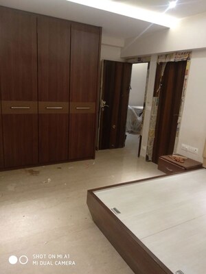 Room in 3 BHK Apartment at L Nagpal Jaswant Heights, Khar West – for Sale