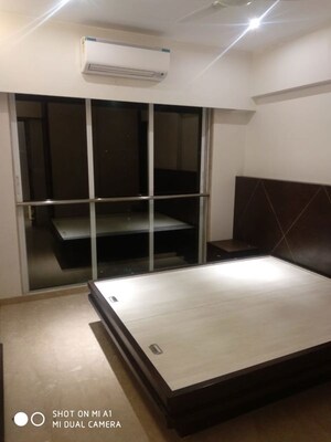 Room in 3 BHK Apartment at L Nagpal Jaswant Heights, Khar West – for Sale