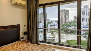 Room in 3 BHK Apartment at Kalpataru Horizon, Worli – for Rent