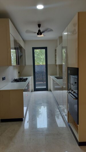 Kitchen in 4 BHK Builder Floor at SKC Elite Homes, Dlf Phase ii – for Sale