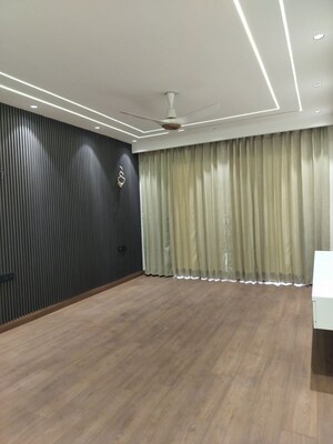Bedroom in 4 BHK Builder Floor at SKC Elite Homes, Dlf Phase ii – for Sale