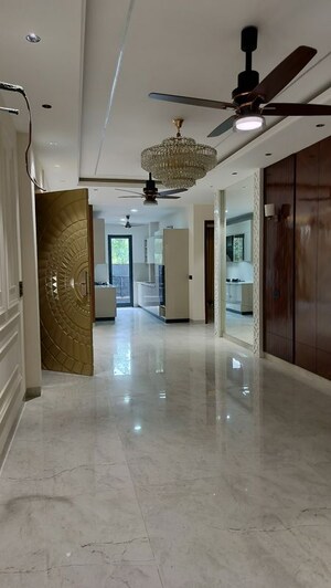 Living Room in 4 BHK Builder Floor at SKC Elite Homes, Dlf Phase ii – for Sale