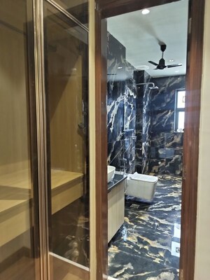 Staircase in 4 BHK Builder Floor at SKC Elite Homes, Dlf Phase ii – for Sale