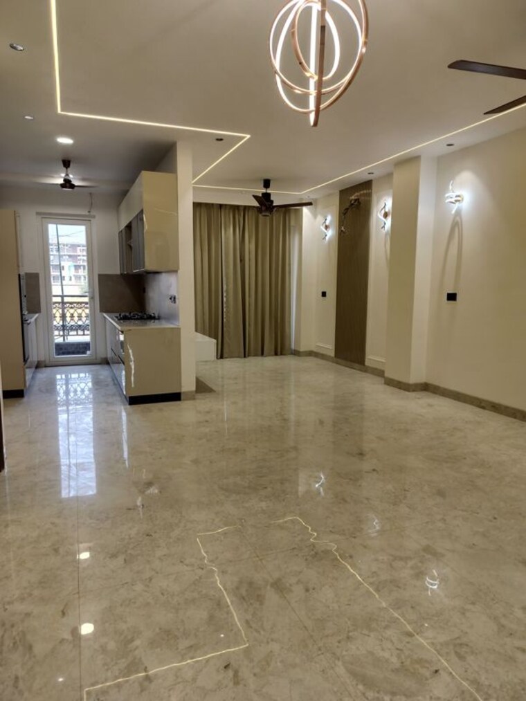 Living Room, skc-elite-homes 4 Bedroom 2700 Sq.Ft. Builder Floor In Dlf Phase ii Gurgaon 10455891
