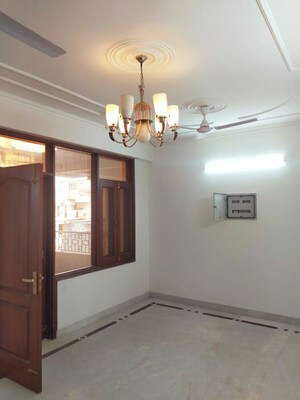 Room in 5 BHK Apartment at Hamdam Apartment, Sector 18 Dwarka – for Rent