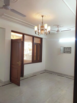 Room in 5 BHK Apartment at Hamdam Apartment, Sector 18 Dwarka – for Rent