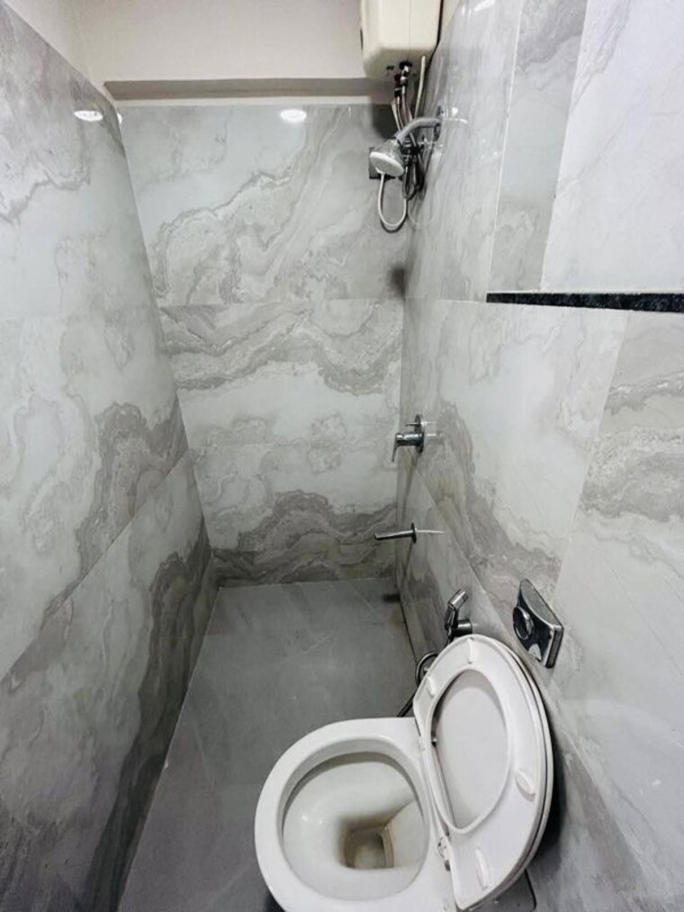 Bathroom, paradigm-el-signora 1 Bedroom 450 Sq.Ft. Apartment In Jogeshwari West Mumbai 10455940