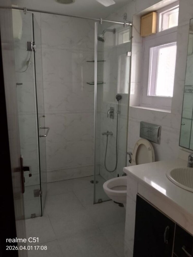 Bathroom, defence colony 3 Bedroom 2925 Sq.Ft. Builder Floor In Defence Colony Delhi 10455951