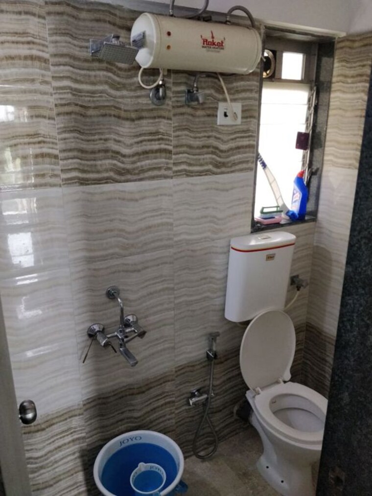Bathroom, jai-bhavani-chs-chembur 1 Bedroom 450 Sq.Ft. Apartment In Chembur Mumbai 10455956