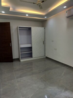 Room in  Builder Floor at DLF City Phase III, Sector 24 – for Sale