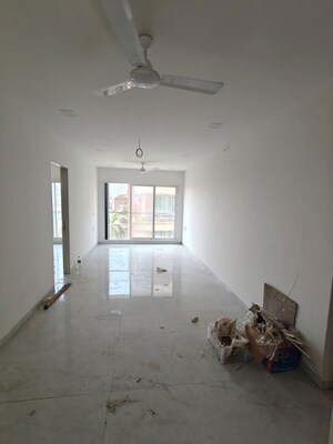 2 BHK Apartment For Sale in Unique Aura Mumbai, Santacruz West