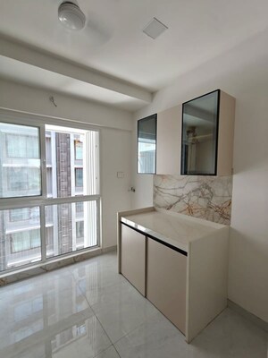 Room in 2 BHK Apartment at Unique Aura Mumbai, Santacruz West – for Sale