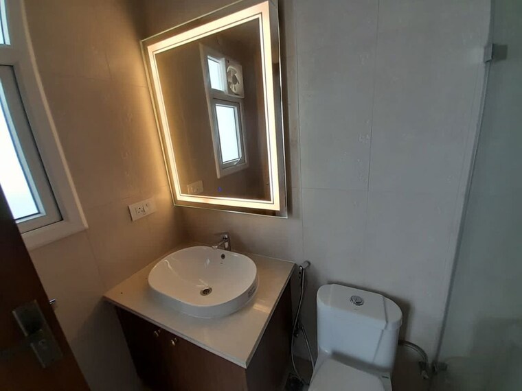 Bathroom, central-park-flower-valley-aqua-front-towers 3 Bedroom 1789 Sq.Ft. Apartment In Sohna Sector 33 Gurgaon 10455993
